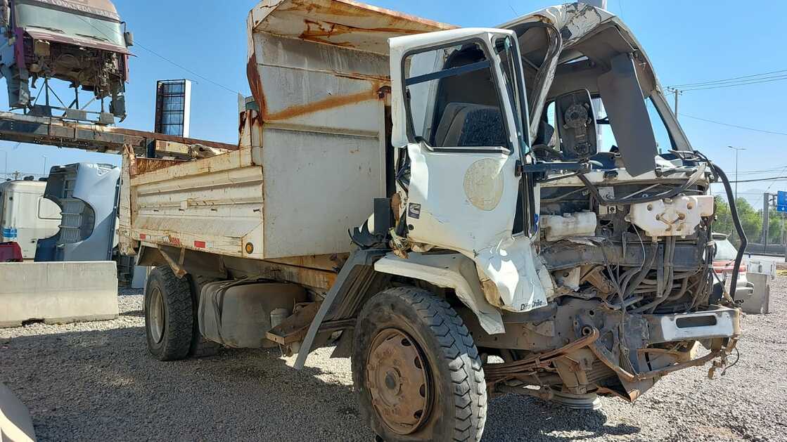 Radiador Ford CARGO  USADO